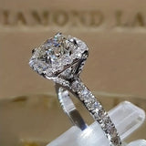 White Gold Charming Inlaid Zirconia Ring